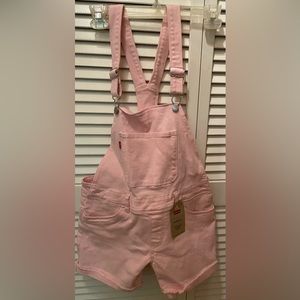 Girls Levi’s denim shortalls. NWT. Light pink. Size 16 regular.